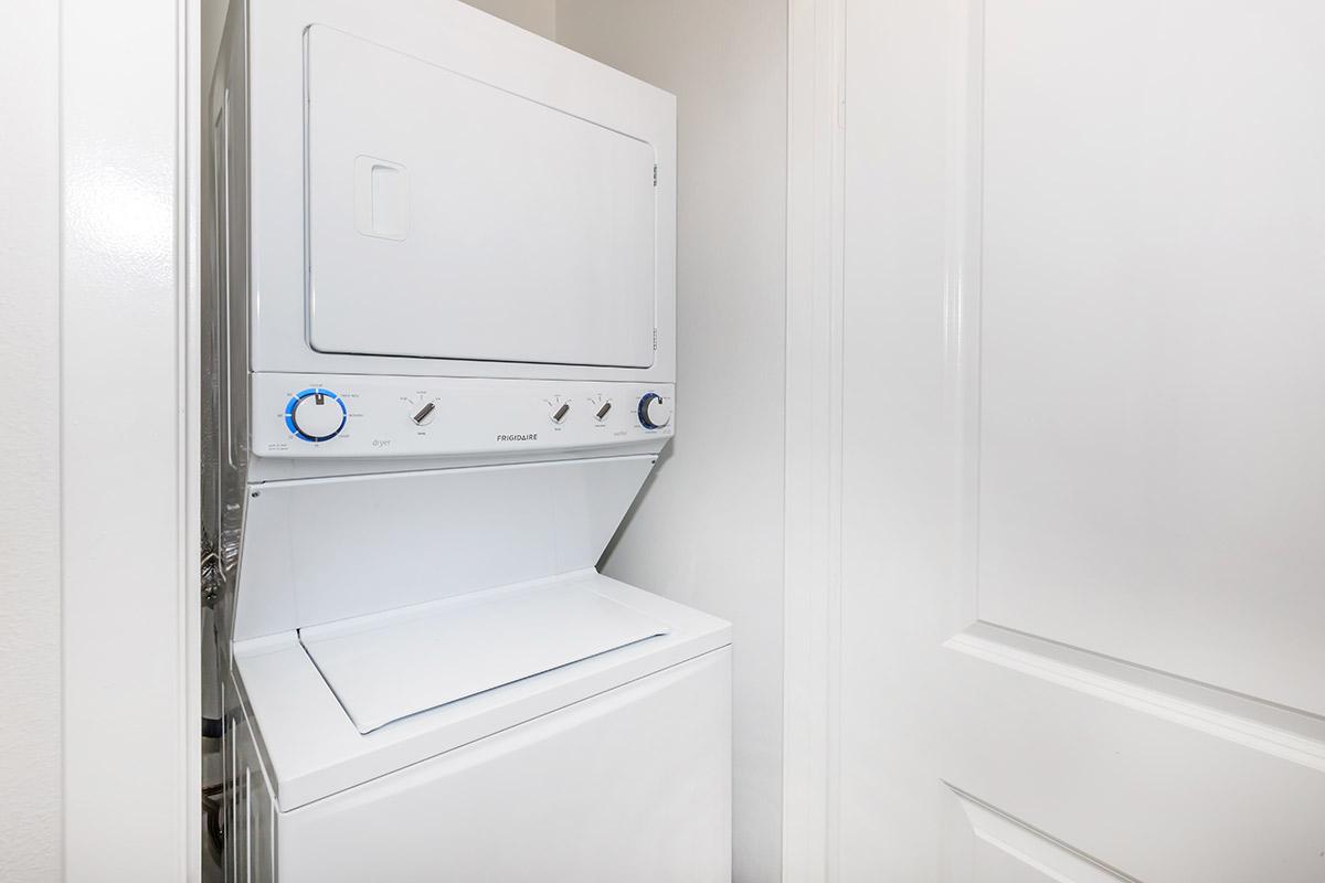 3-bed-2-bath-with-den09